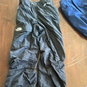 The North Face Kids Black Cargo Pants